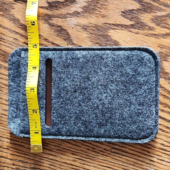 Grey felt cell phone protector - Picture 5 of 6